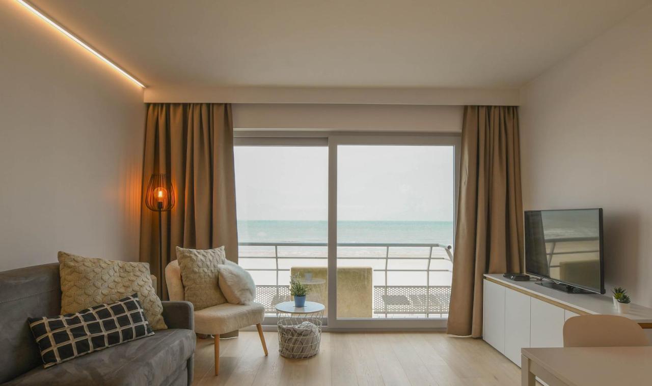 Studio Zwembad Met Frontaal Zeezicht Ostend Exterior photo